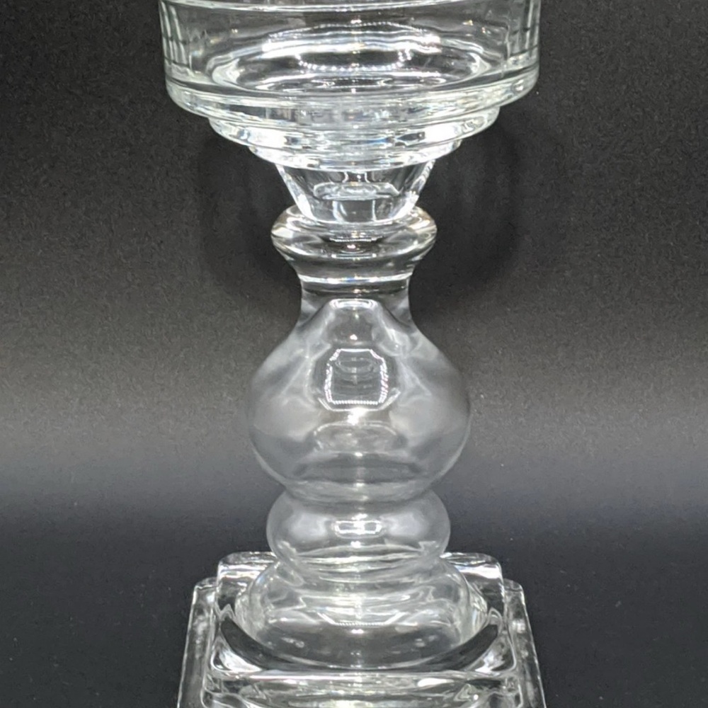 Elegant Clear Glass Candle Holder - Picture 6 of 11
